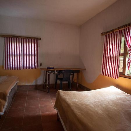 Hostal Checruz, Todos Santos Cuchumatan ウェウェテナンゴ エクステリア 写真