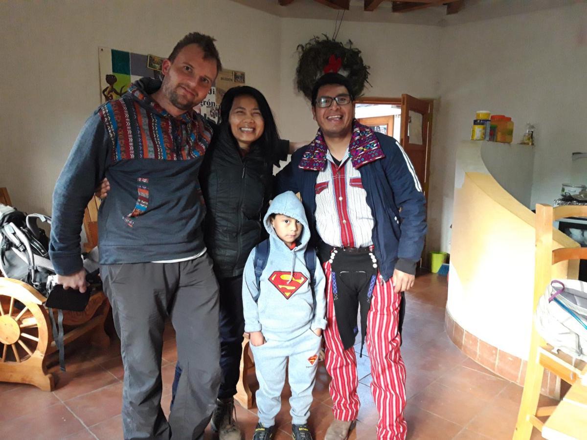 Hostal Checruz, Todos Santos Cuchumatan ウェウェテナンゴ エクステリア 写真
